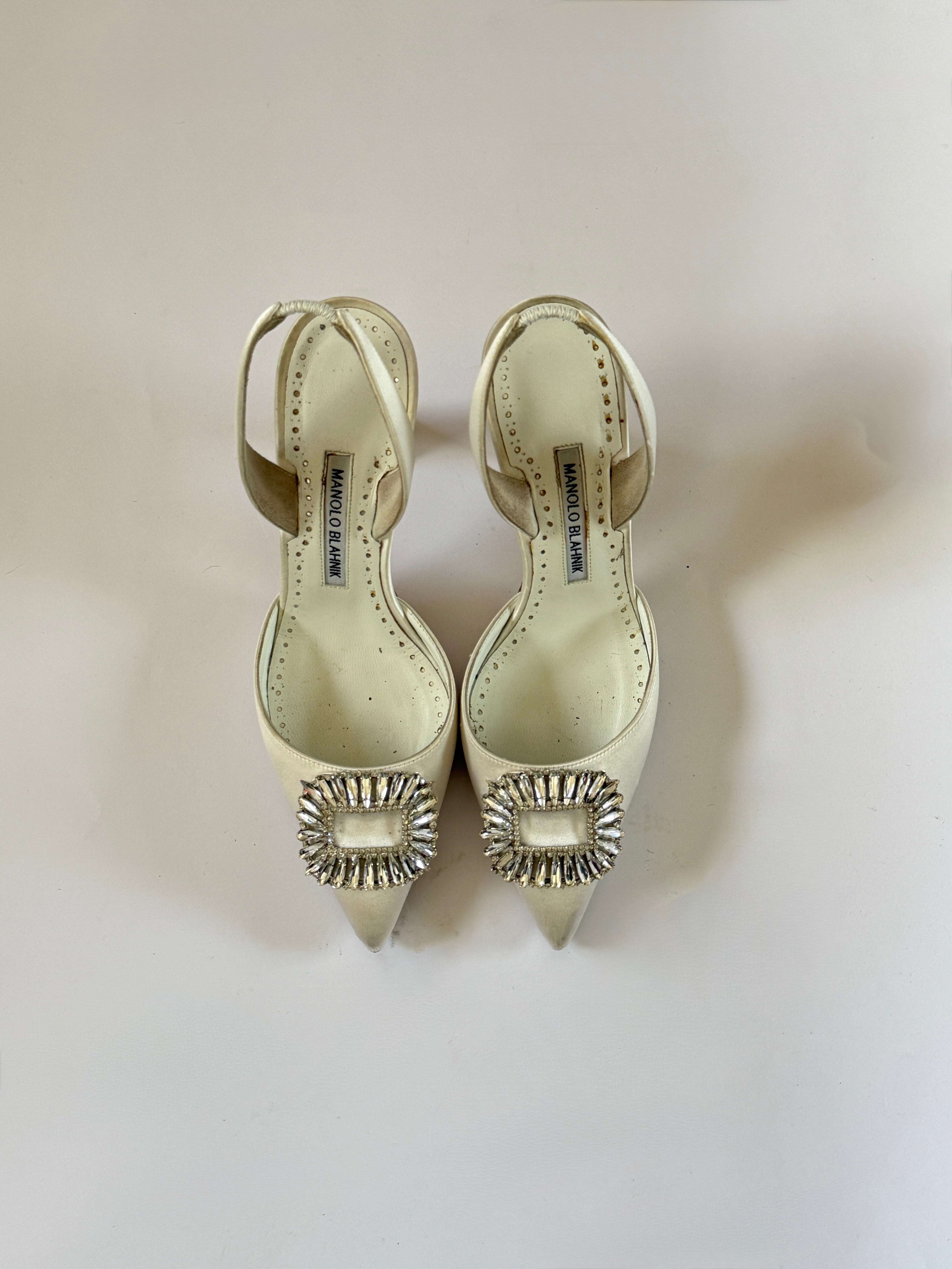 靴 MANOLO BLAHNIK LISTONY WHIT Manolo Blahnik White Heels (EU 39/ US 8.5) – Vintage Archives LA