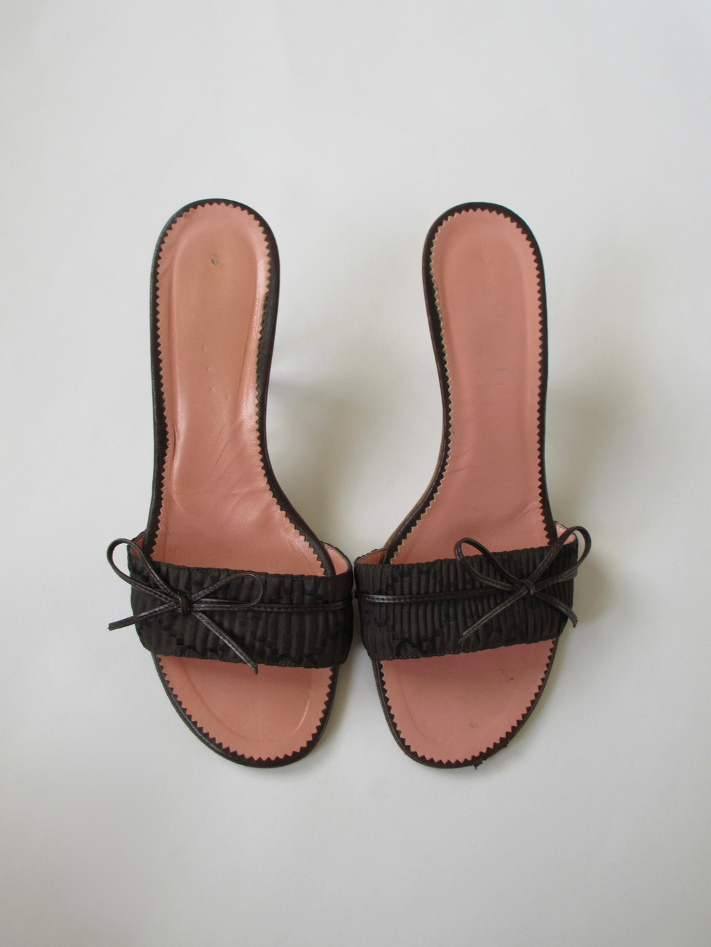 Gucci Bow Heels (EU 7/ US 7)