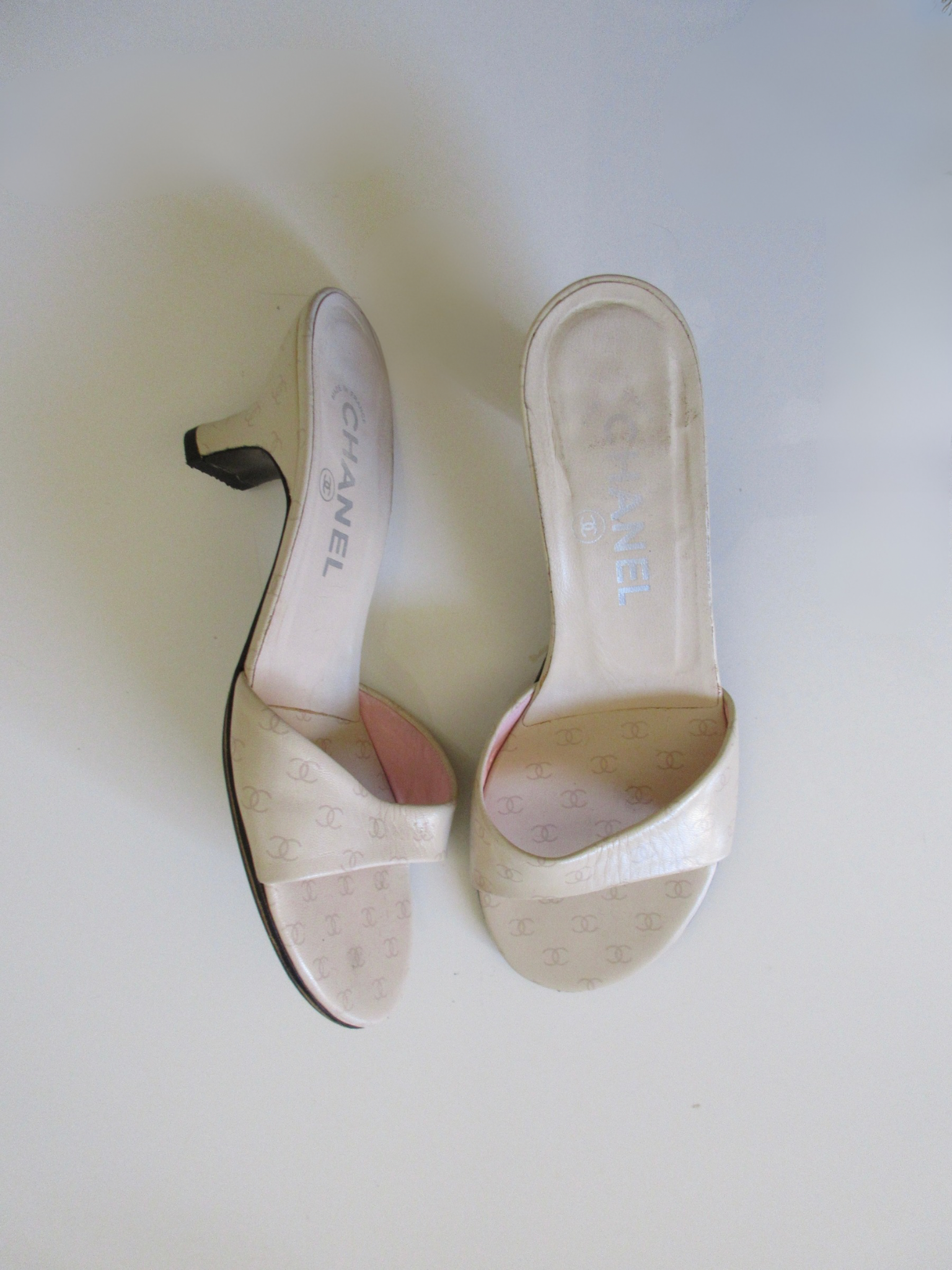 Channel Cream CC Heels (EU 36.5/ US 6)