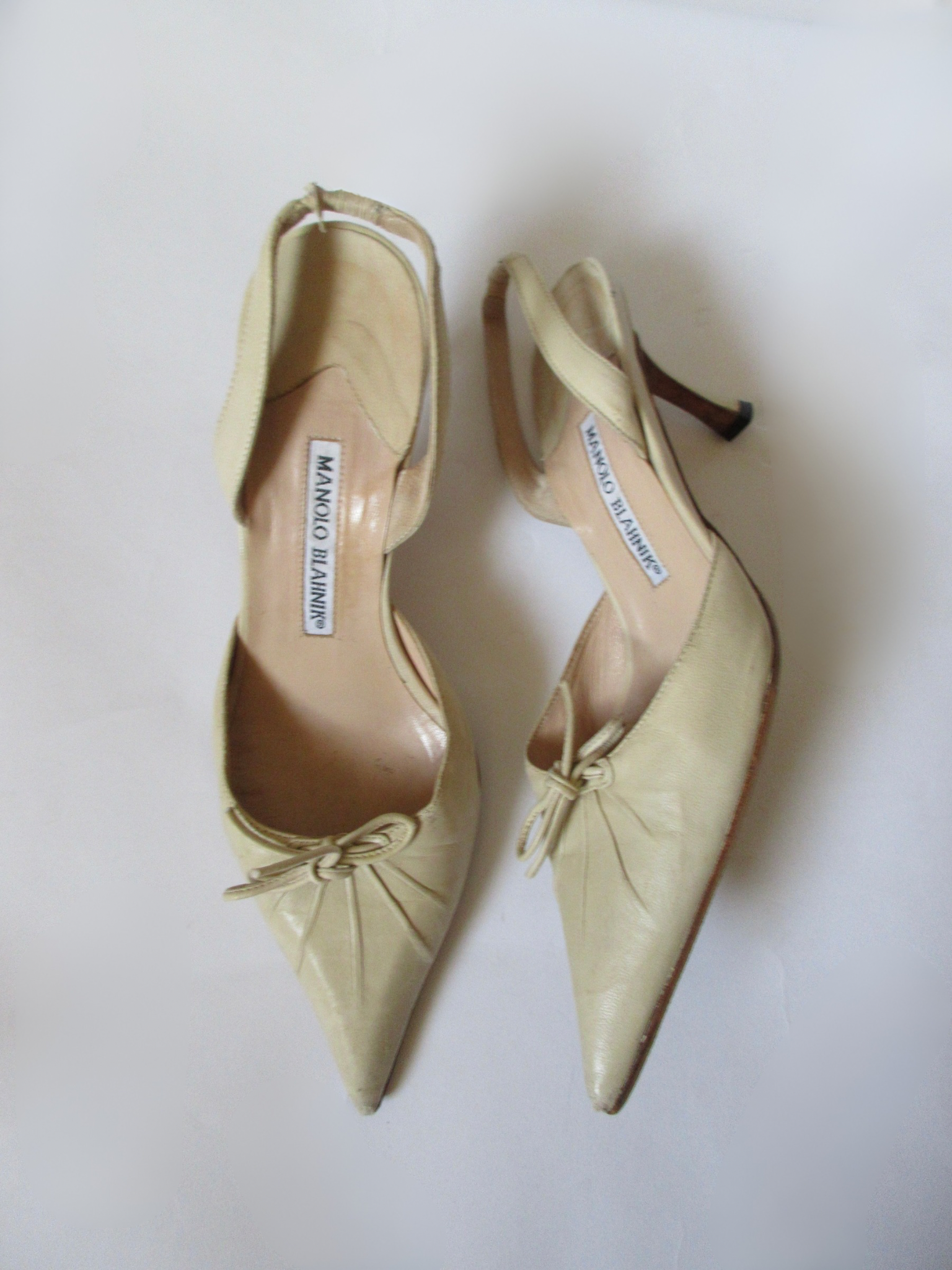 Manolo Blahnik Cream Heels (EU 37/ US 6.5)