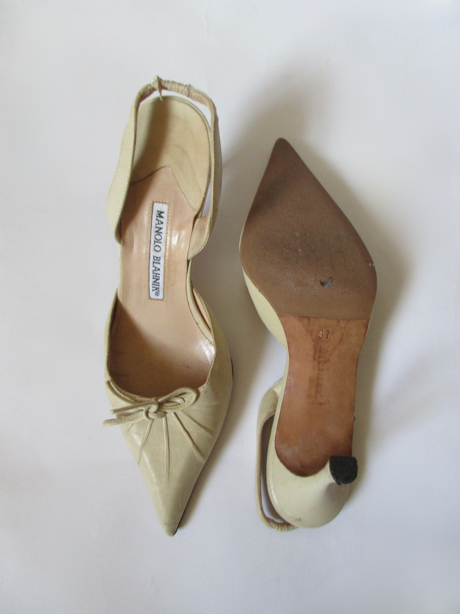 Manolo Blahnik Cream Heels (EU 37/ US 6.5)